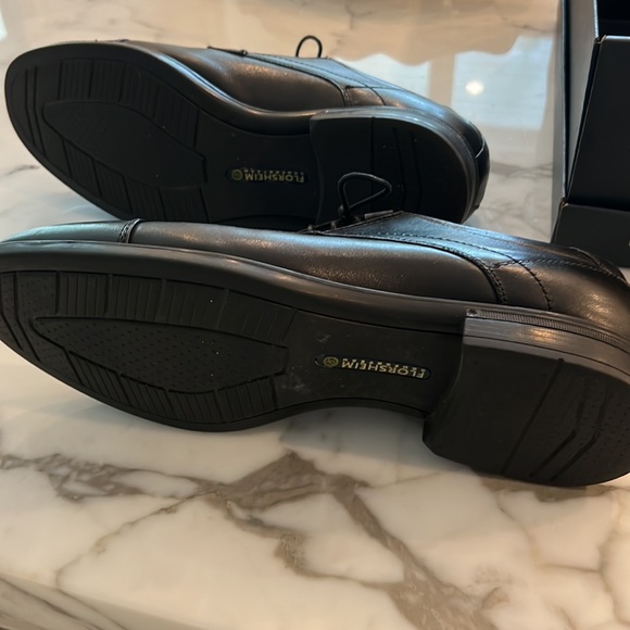 Effectively New Florsheim Finance Cap Toe Oxfords black shoe 11D - Picture 4 of 7